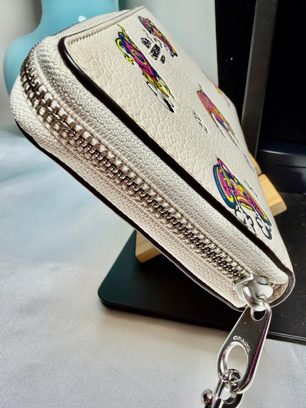 Coach White Pebble Leather Zip Wristlet with Multicolor Rocket Print NWT - Picture 5 of 8